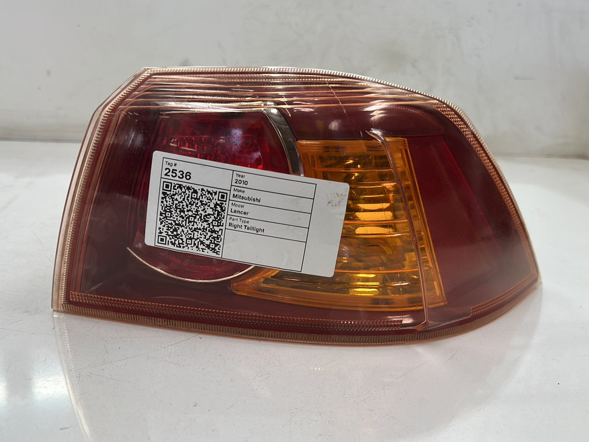 2010 Mitsubishi Lancer CJ - Right Taillight