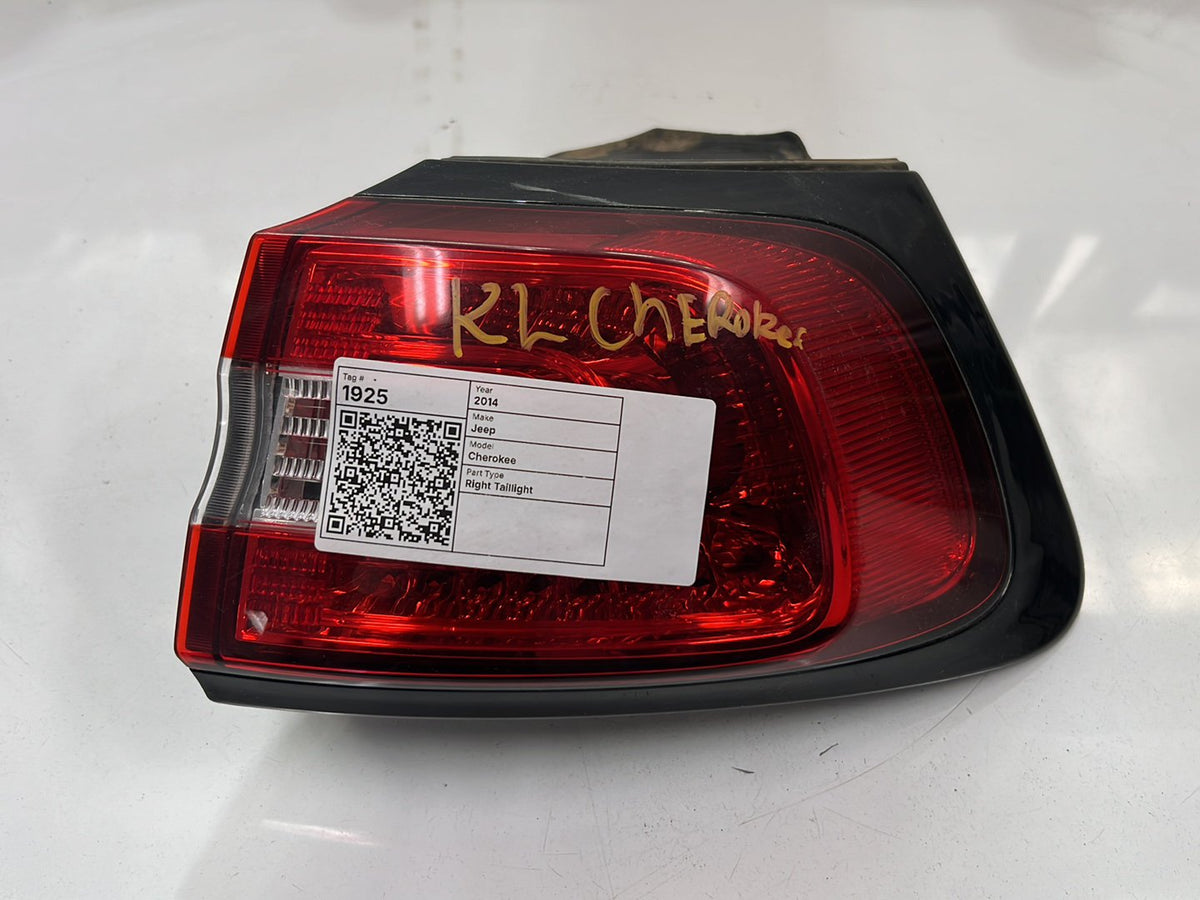 2014 Jeep Cherokee KL - Right Taillight