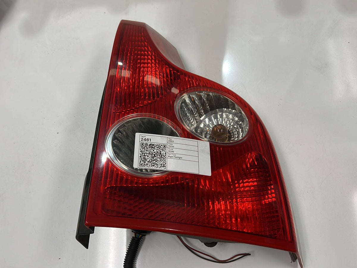 2003-2006 Volvo XC90 - Right Taillight