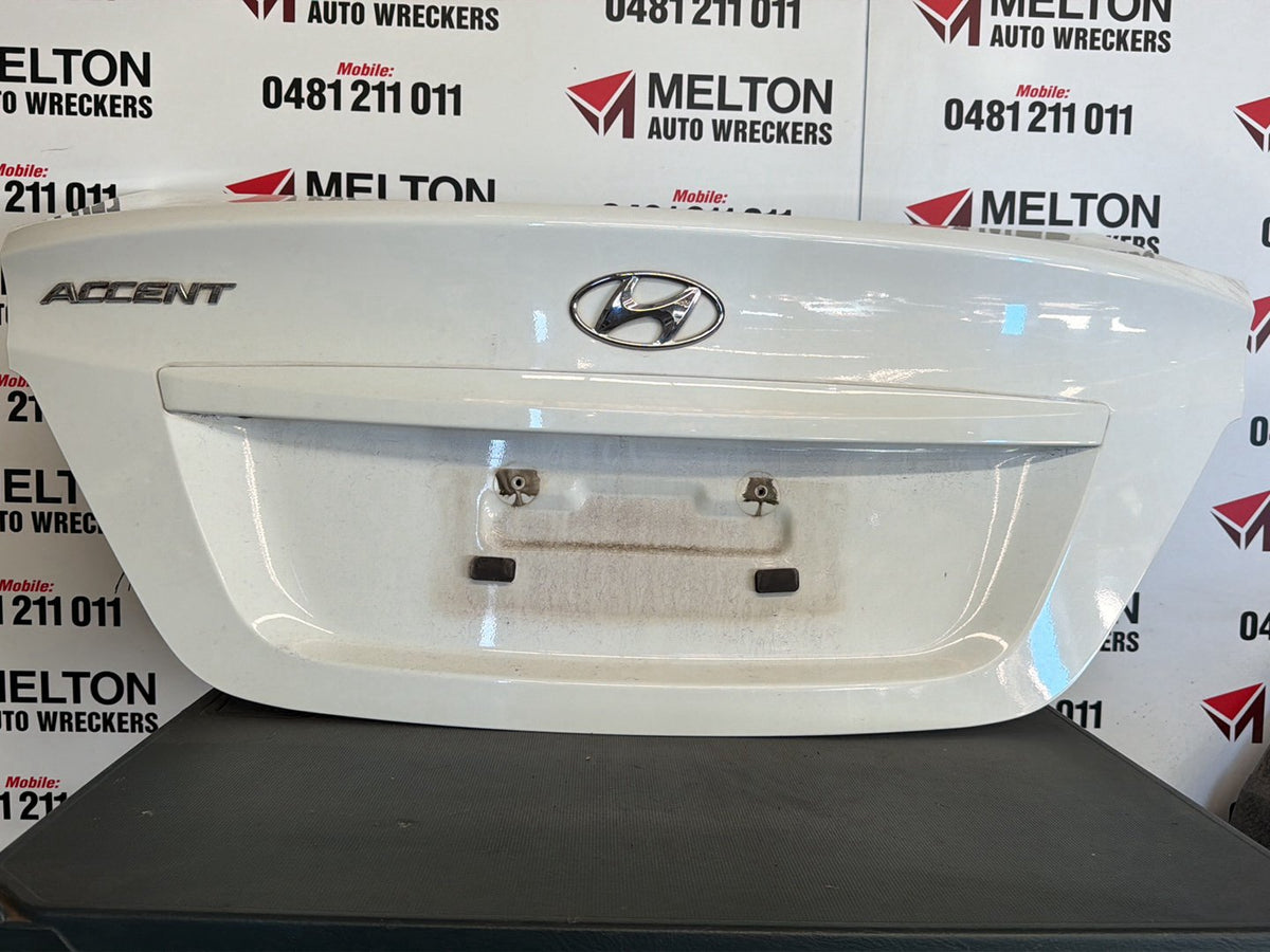 May 2011 to Aug 2014- Hyundai Accent RB- Bootlid- Non Keyless Entry Type
