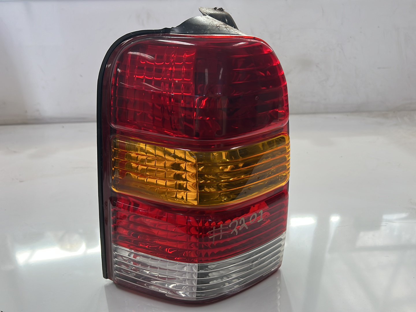 Left Taillight, 2003, Ford, Escape