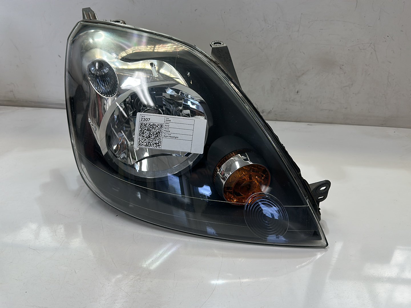 2006-2008 Ford Fiesta WQ - Right Headlight