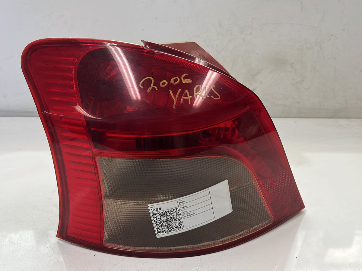 2006 Toyota Yaris - Left Taillight