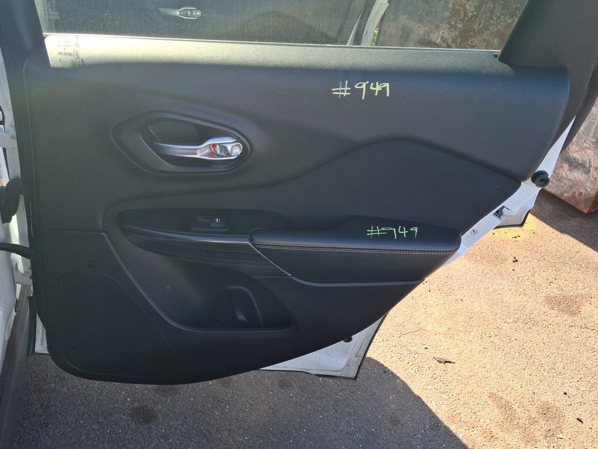 2014 Jeep Cherokee KL - Right Rear Door Trim