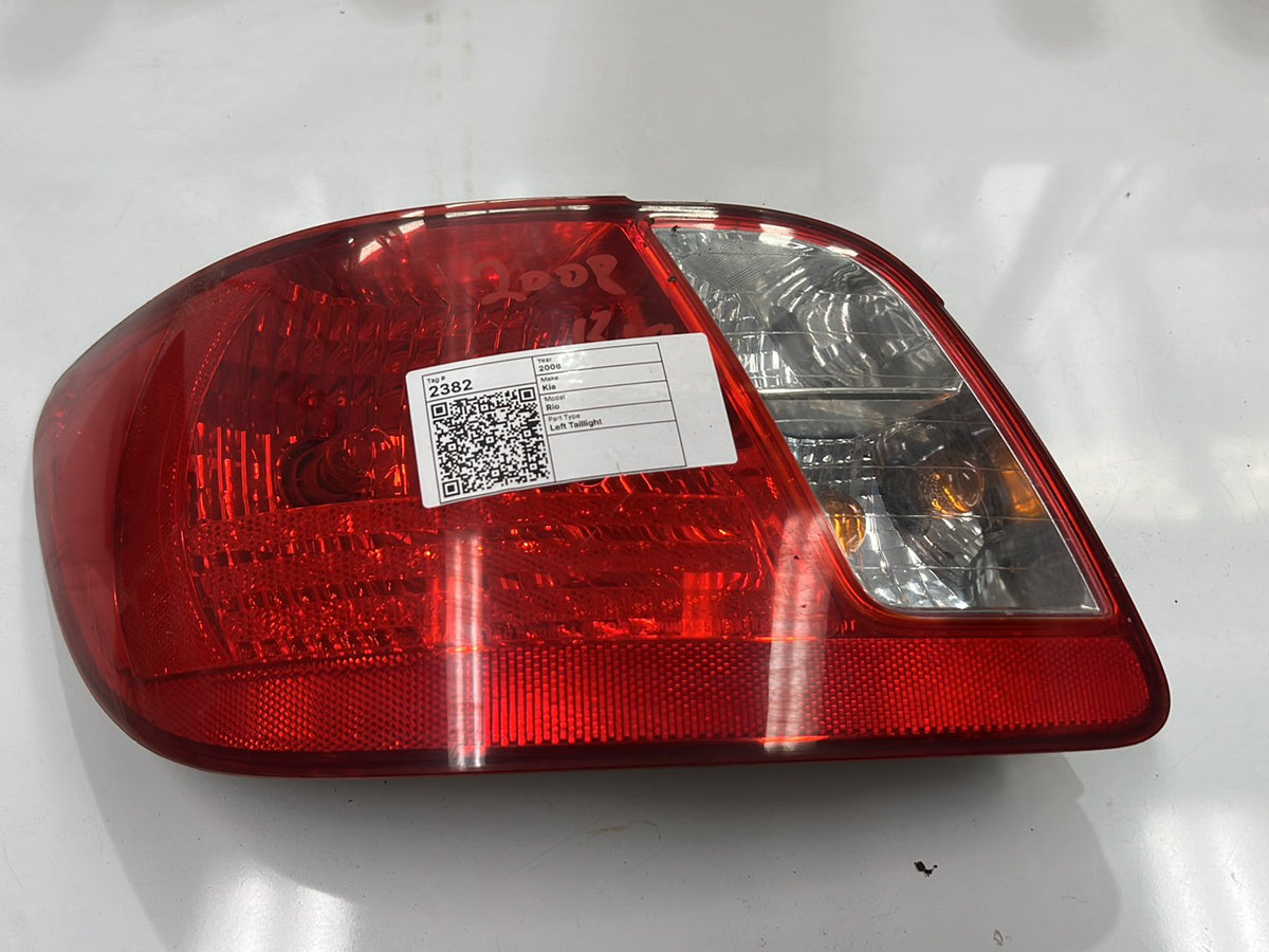 2008 Kia Rio - Left Taillight