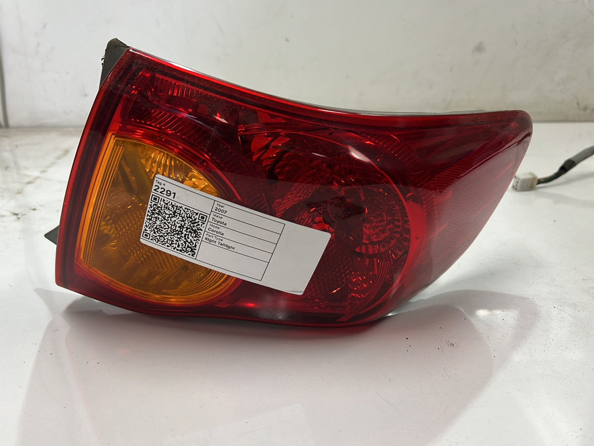 2007 Toyota Corolla E150 - Right Taillight