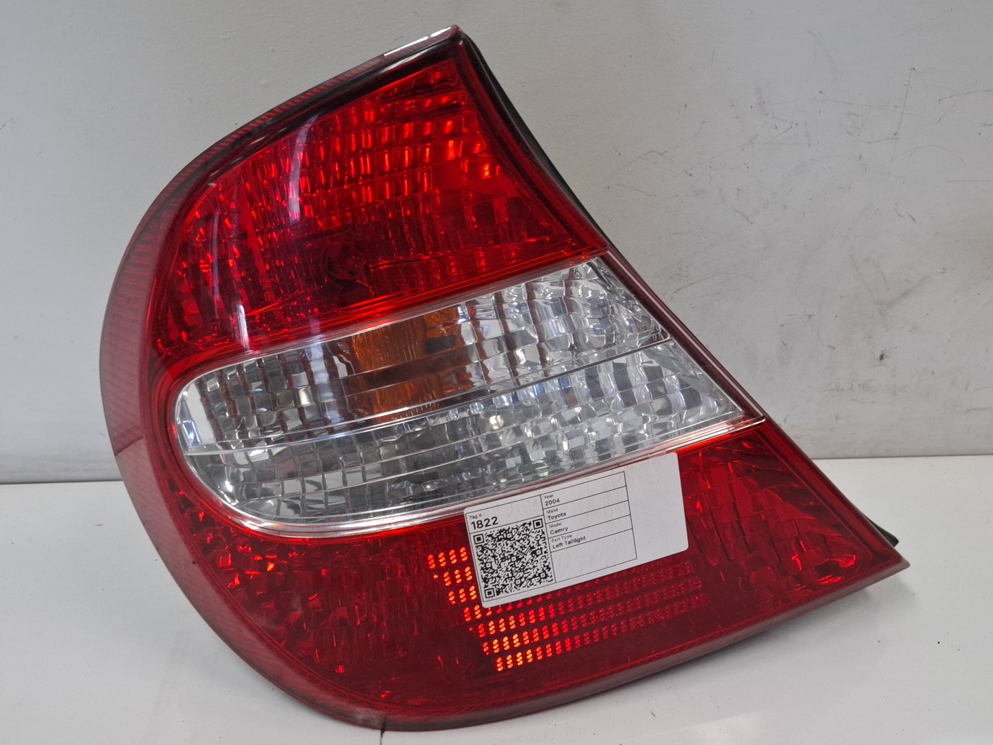 2004 Toyota Camry V30 Left Taillight