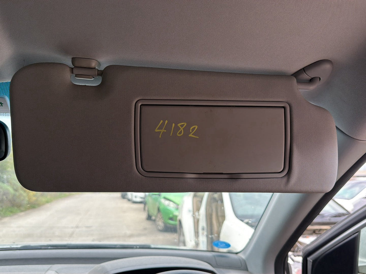 Mar 2007 to Oct 2012- Honda CR-V RE- Right Sun Visor
