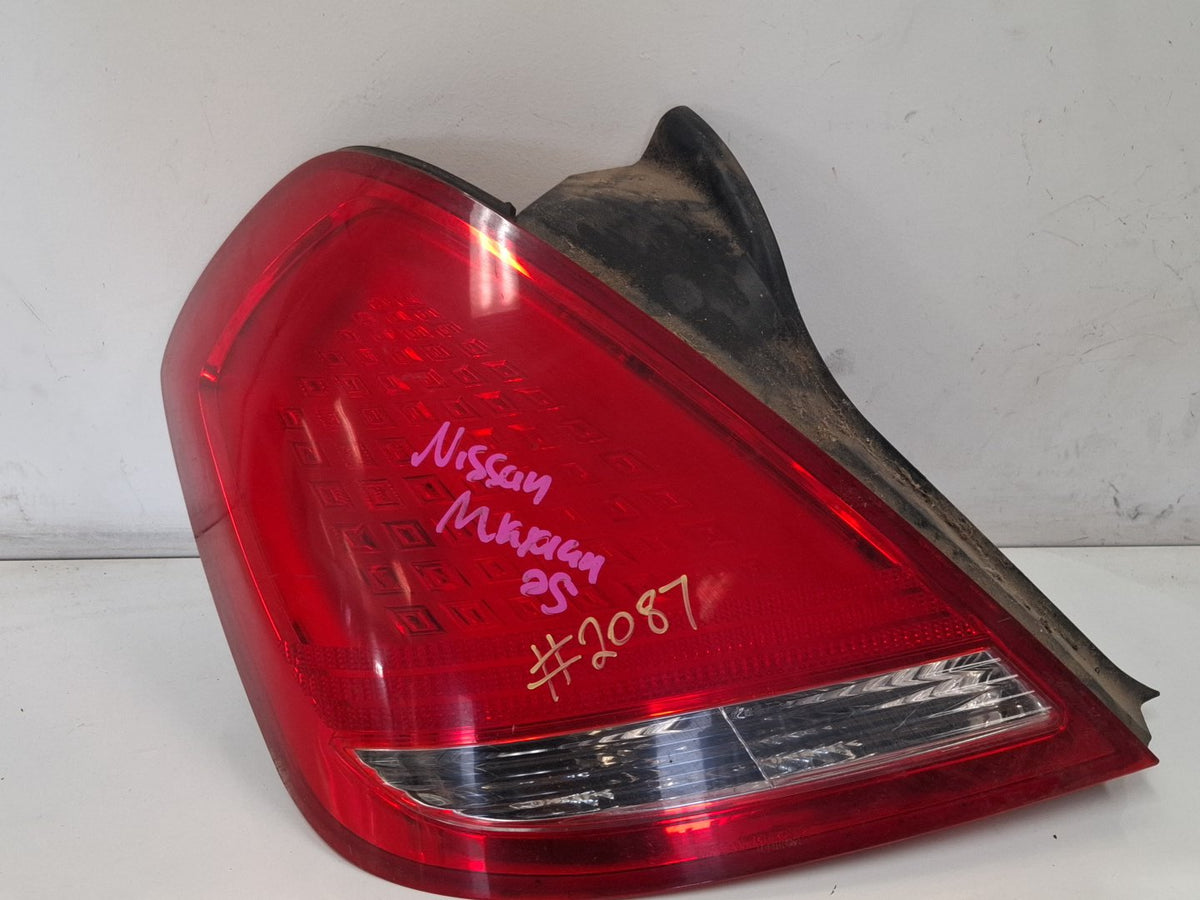Feb 2002 to Dec 2005 - Nissan Maxima J31 - Left Taillight - Lens# 4969