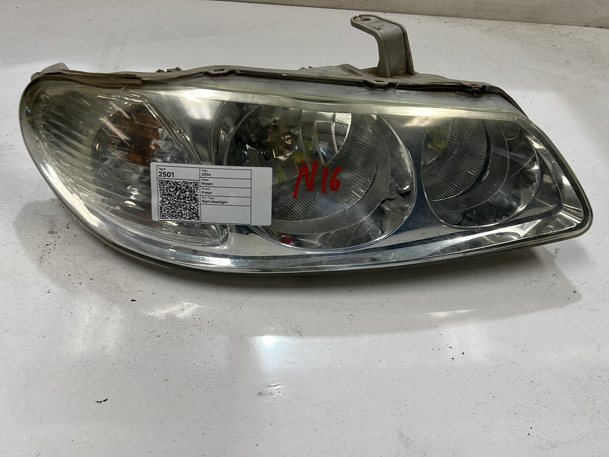 2003-2004 Nissan Pulsar N16 - Right Headlight