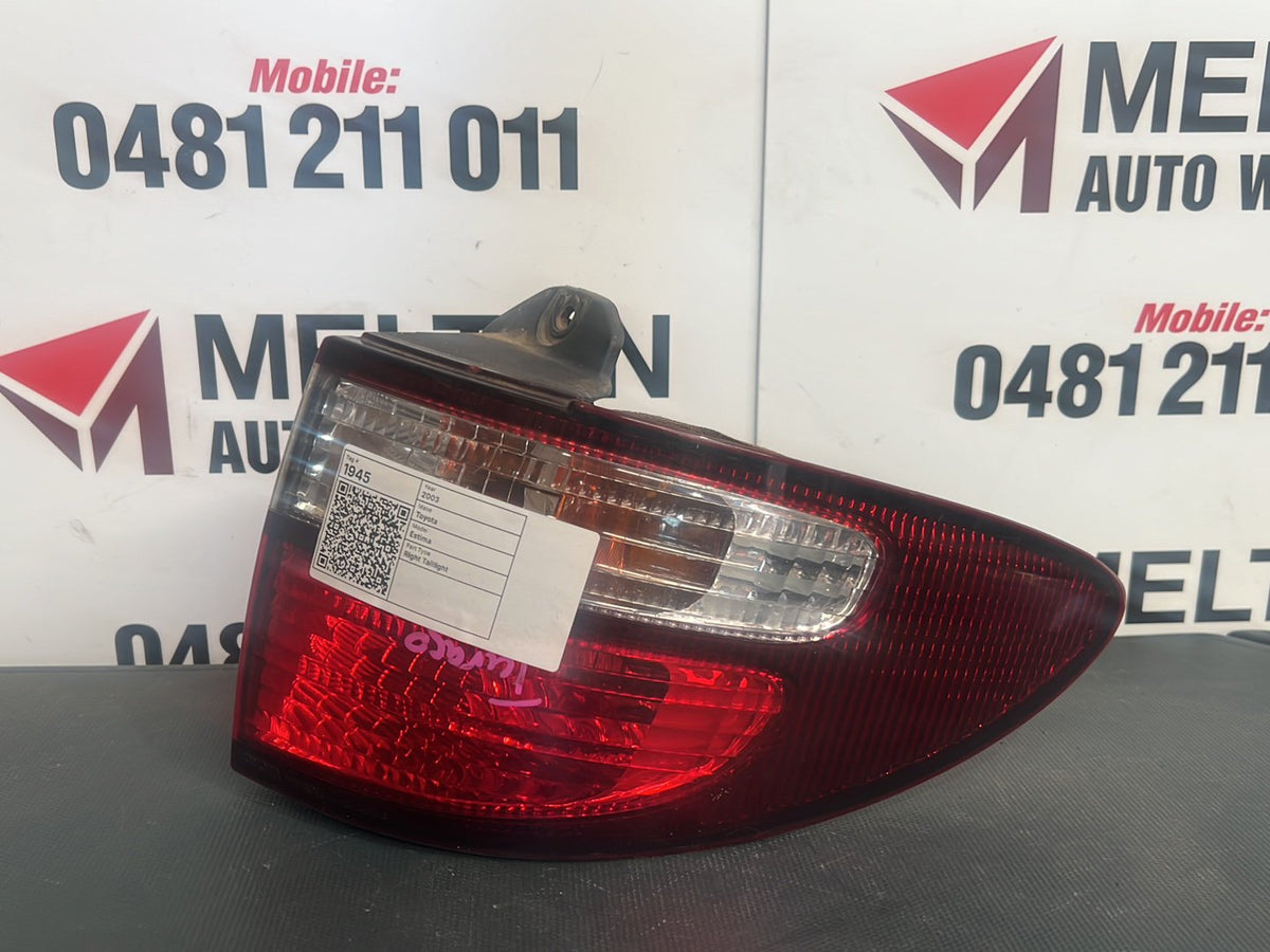 2003 Toyota Estima - Left Taillight