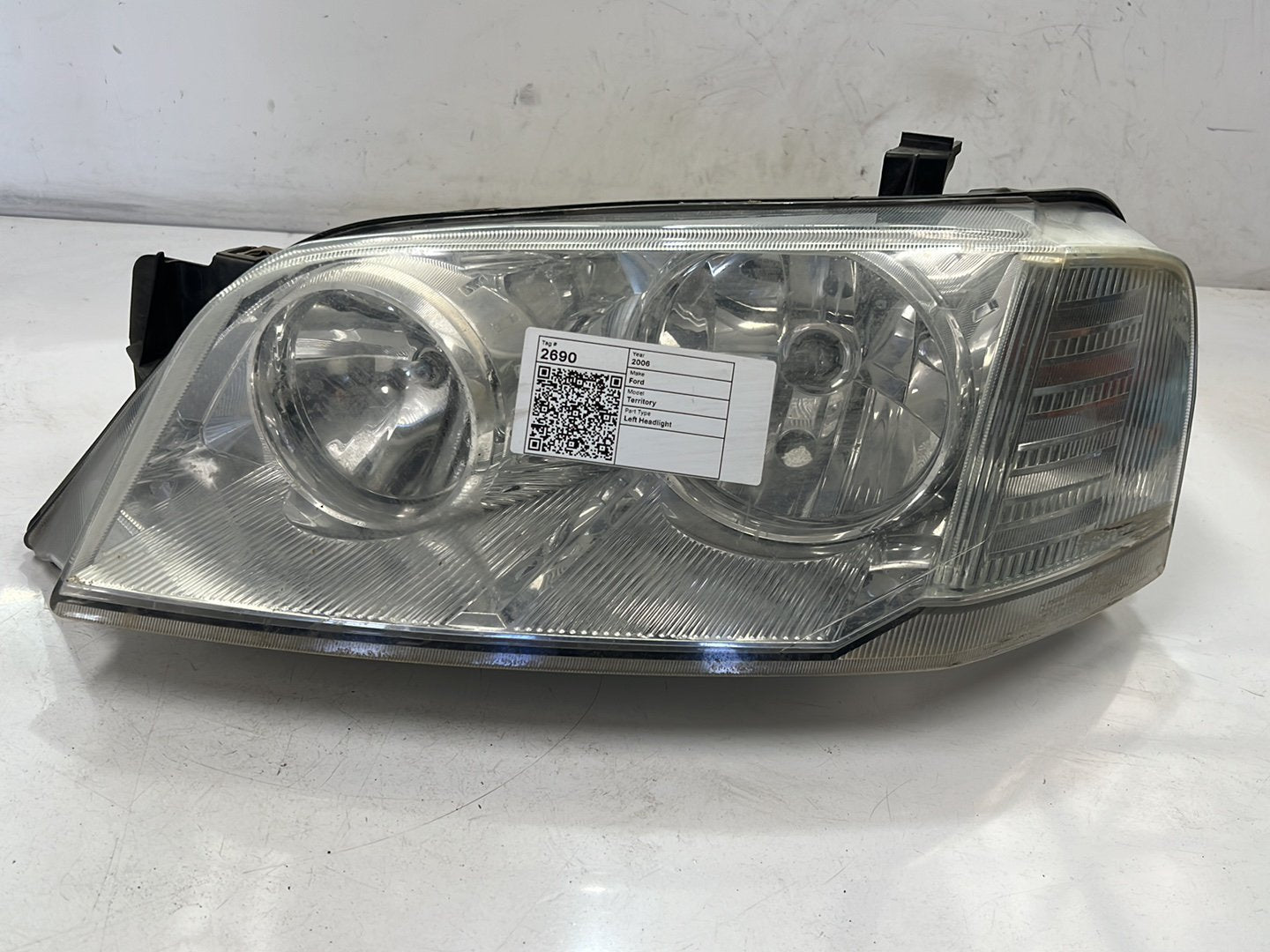 May 2004 to Apr 2009- Ford Territory SX SY MkI TS Ghia Ghia Turbo- Left Headlight- Chrome Insert