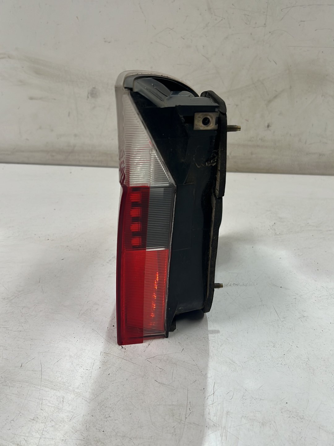 2002 BMW 520i Left Taillight