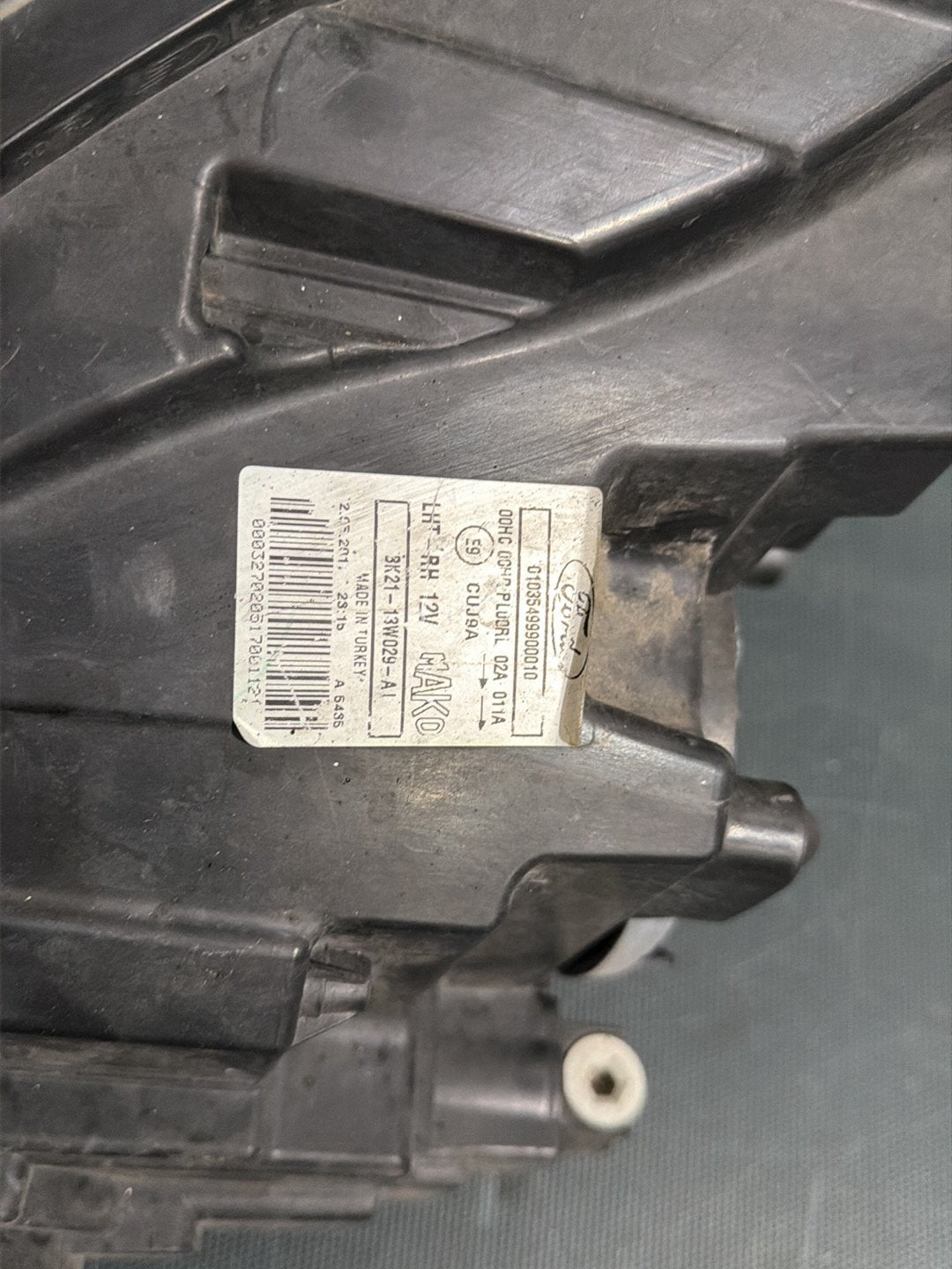 Jan 2018 to Aug 2023- Ford Transit Custom VN- Right Headlight- Halogen Type