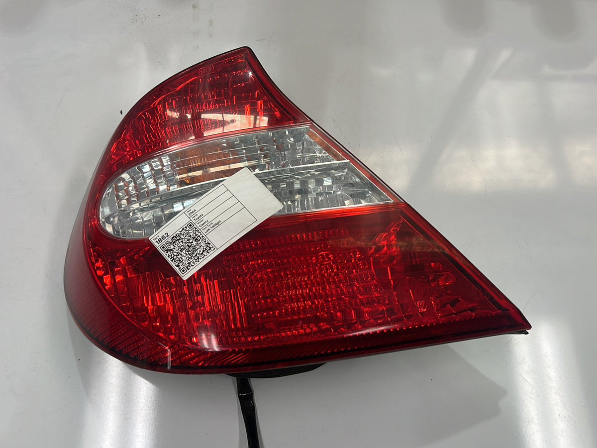 2004 Toyota Camry V30 - Left Taillight