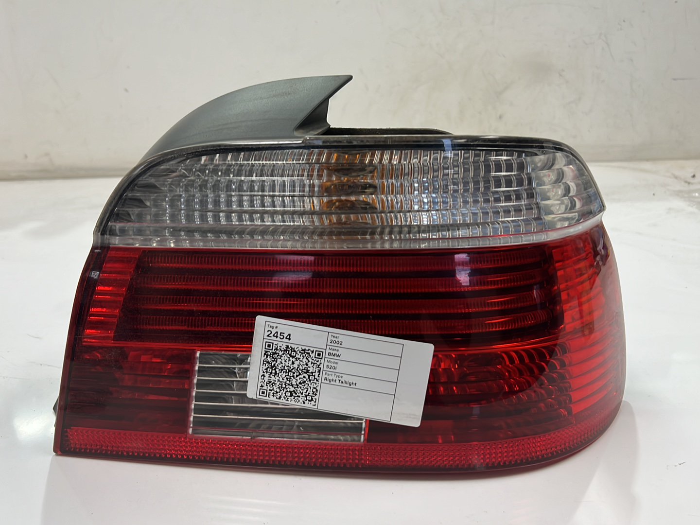 1995-2003 BMW 520i E39 - Right Taillight