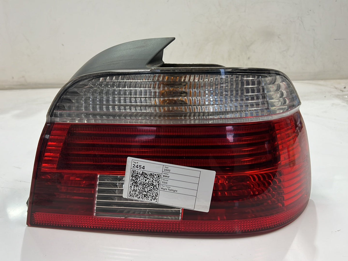 1995-2003 BMW 520i E39 - Right Taillight
