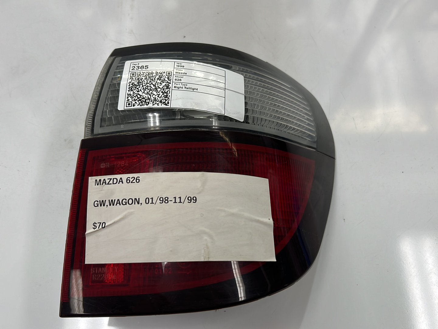 1999 Mazda 626 GW - Right Taillight