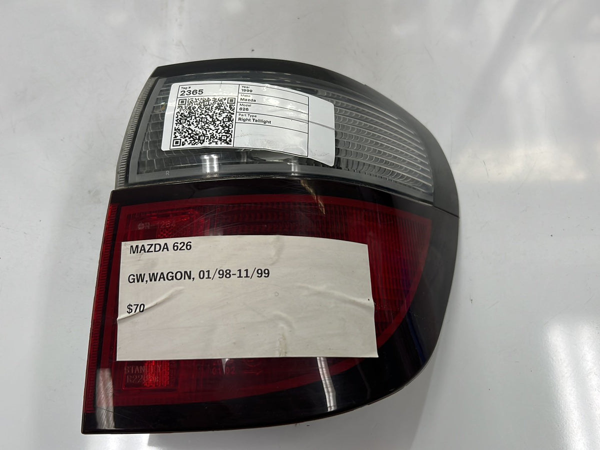 1999 Mazda 626 GW - Right Taillight