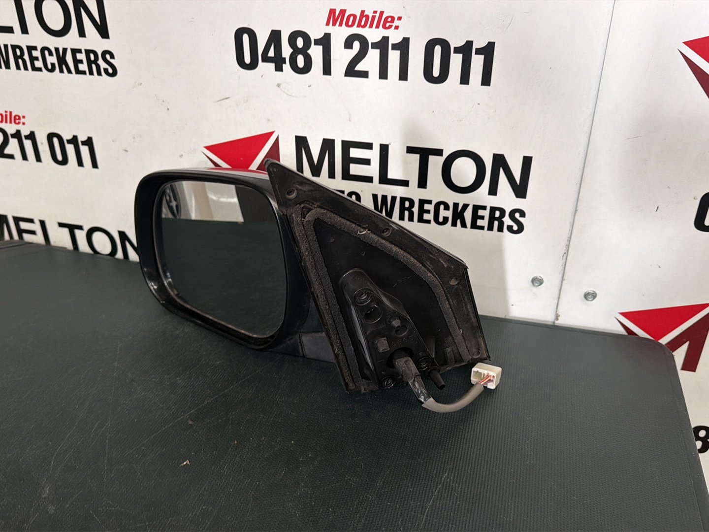 Oct 2008 to Nov 2012- Toyota RAV4 ACA33 ACA38- Left Door Mirror- Indicator, 5 Wire, 5 Pin