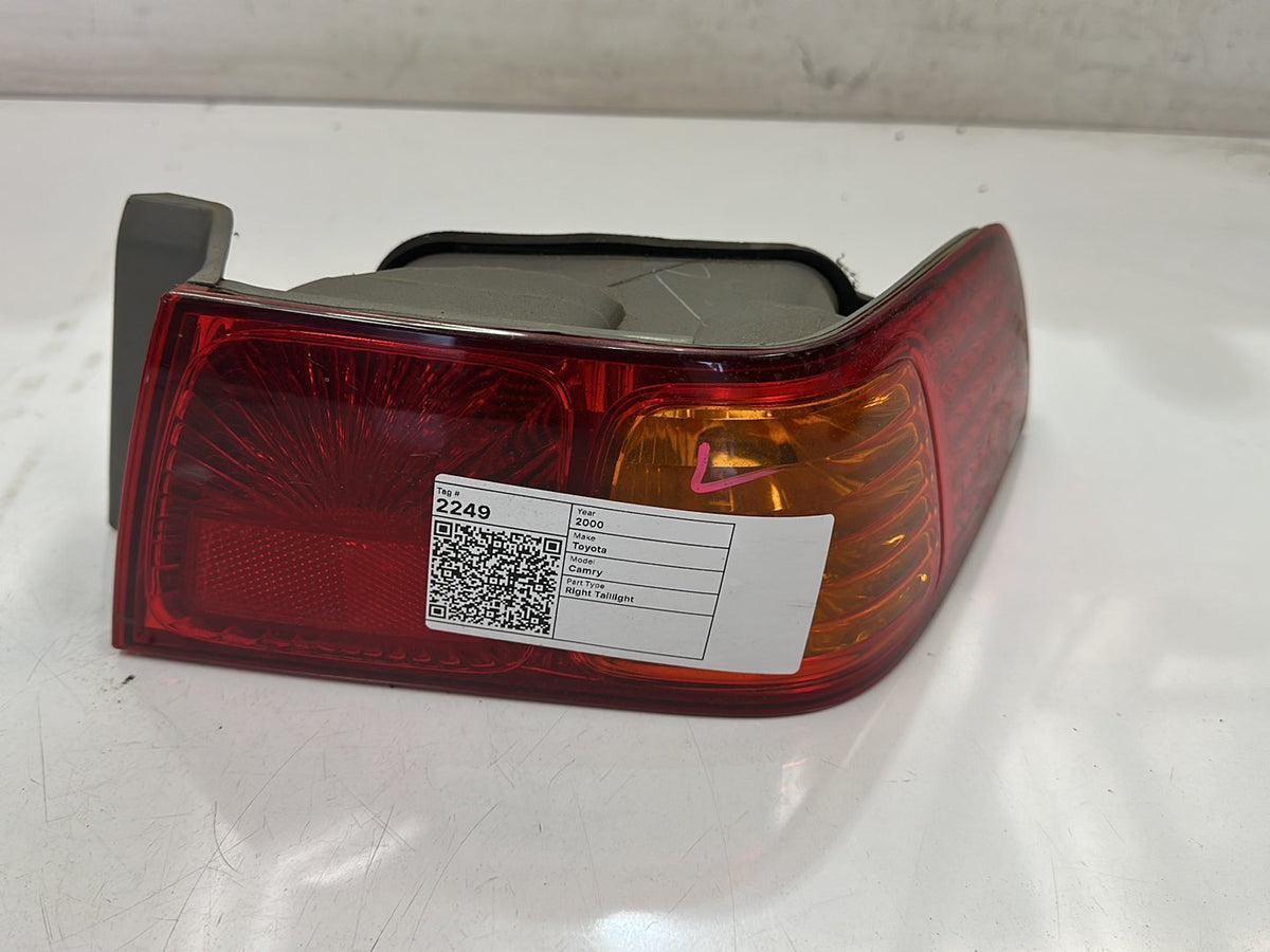 2000 Toyota Camry - Right Taillight