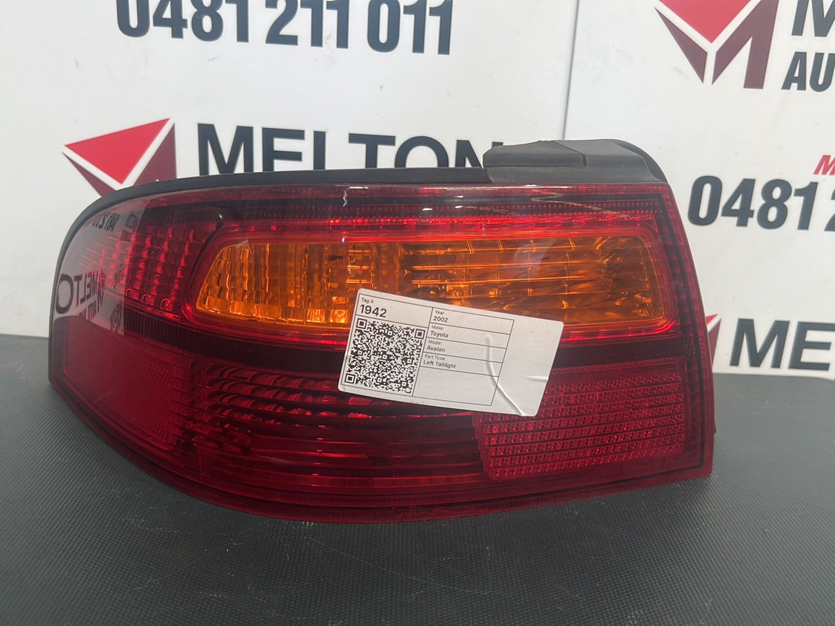 2002 Toyota Avalon - Left Taillight