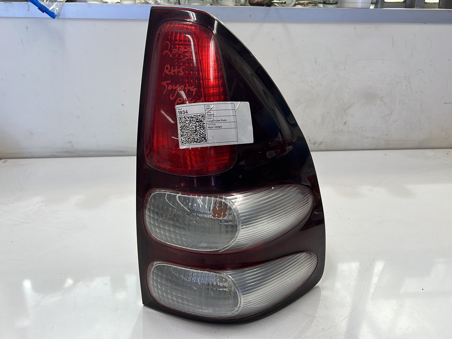 2003 Toyota Land Cruiser Prado - Right Taillight