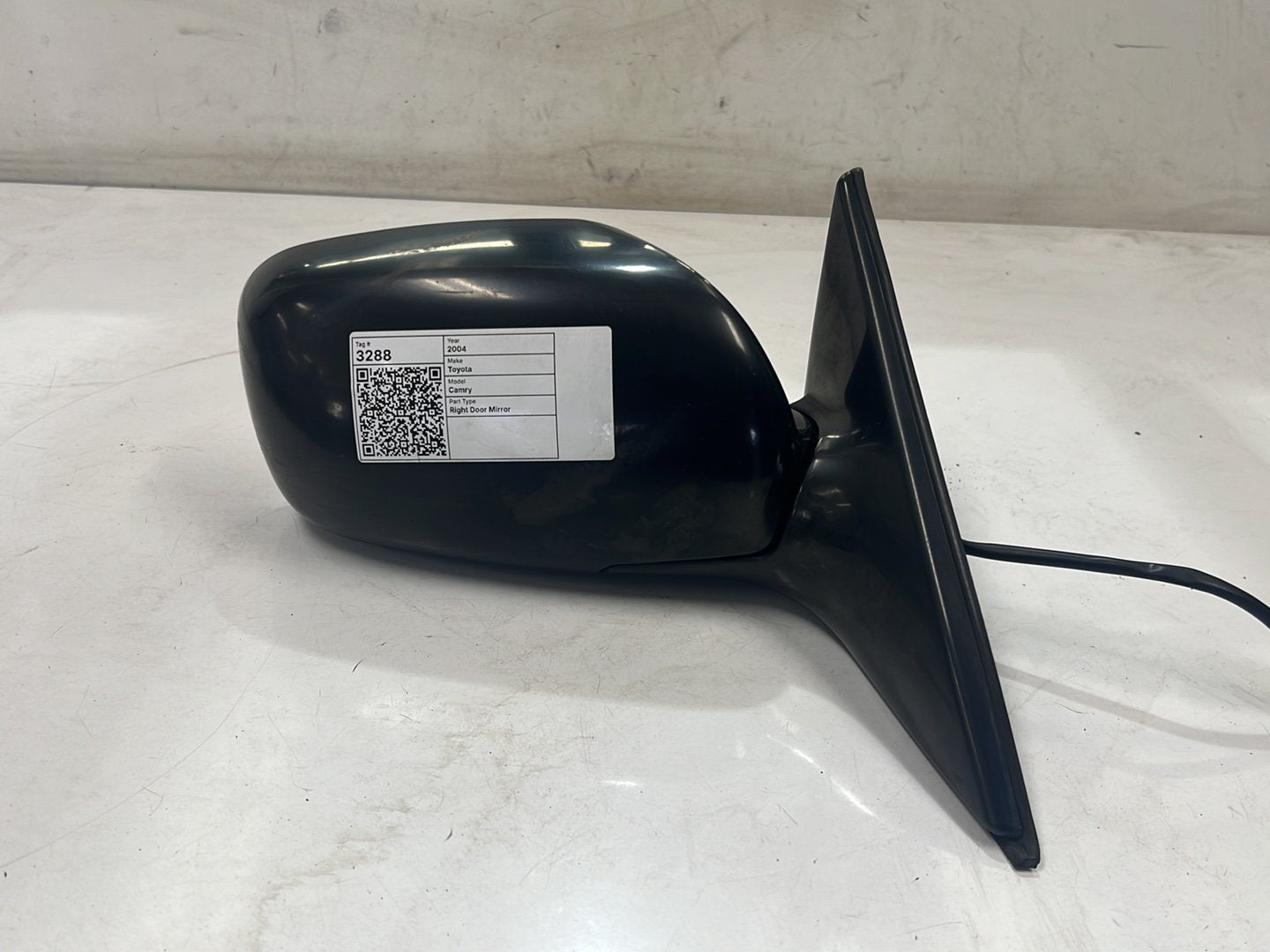 Aug 2002 to May 2006- Toyota Camry- Right Door Mirror- Black, Sk36