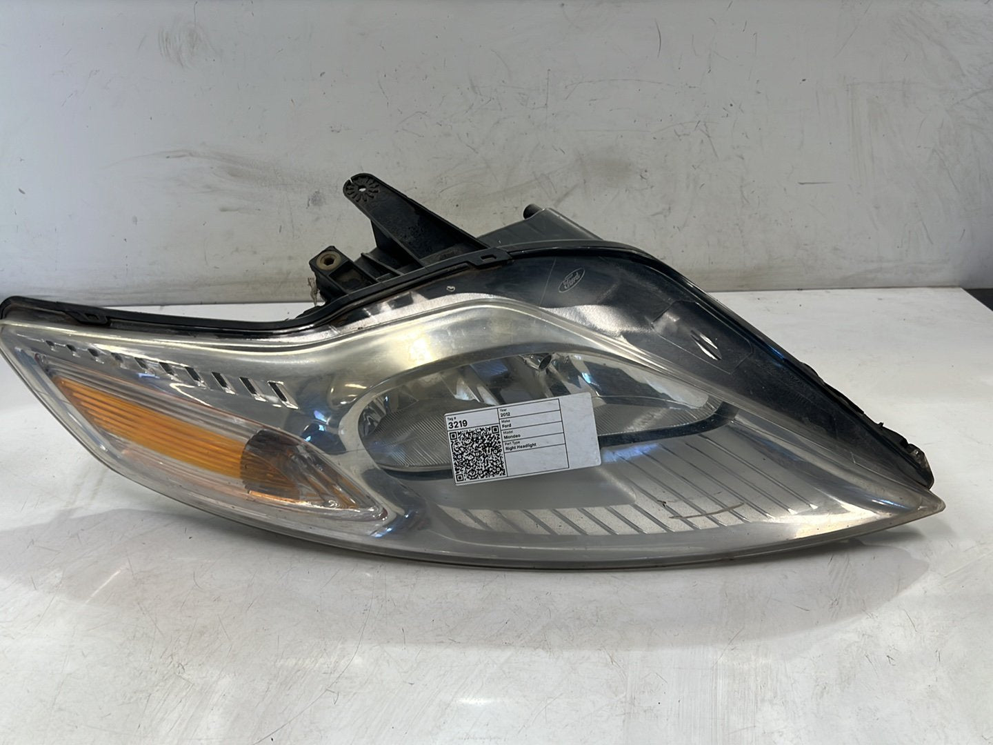 Nov 2010 to Dec 2014- Ford Mondeo MC LX Zetec- Right Headlight- Halogen, Non Cornering & Non Daytime Running Light Type