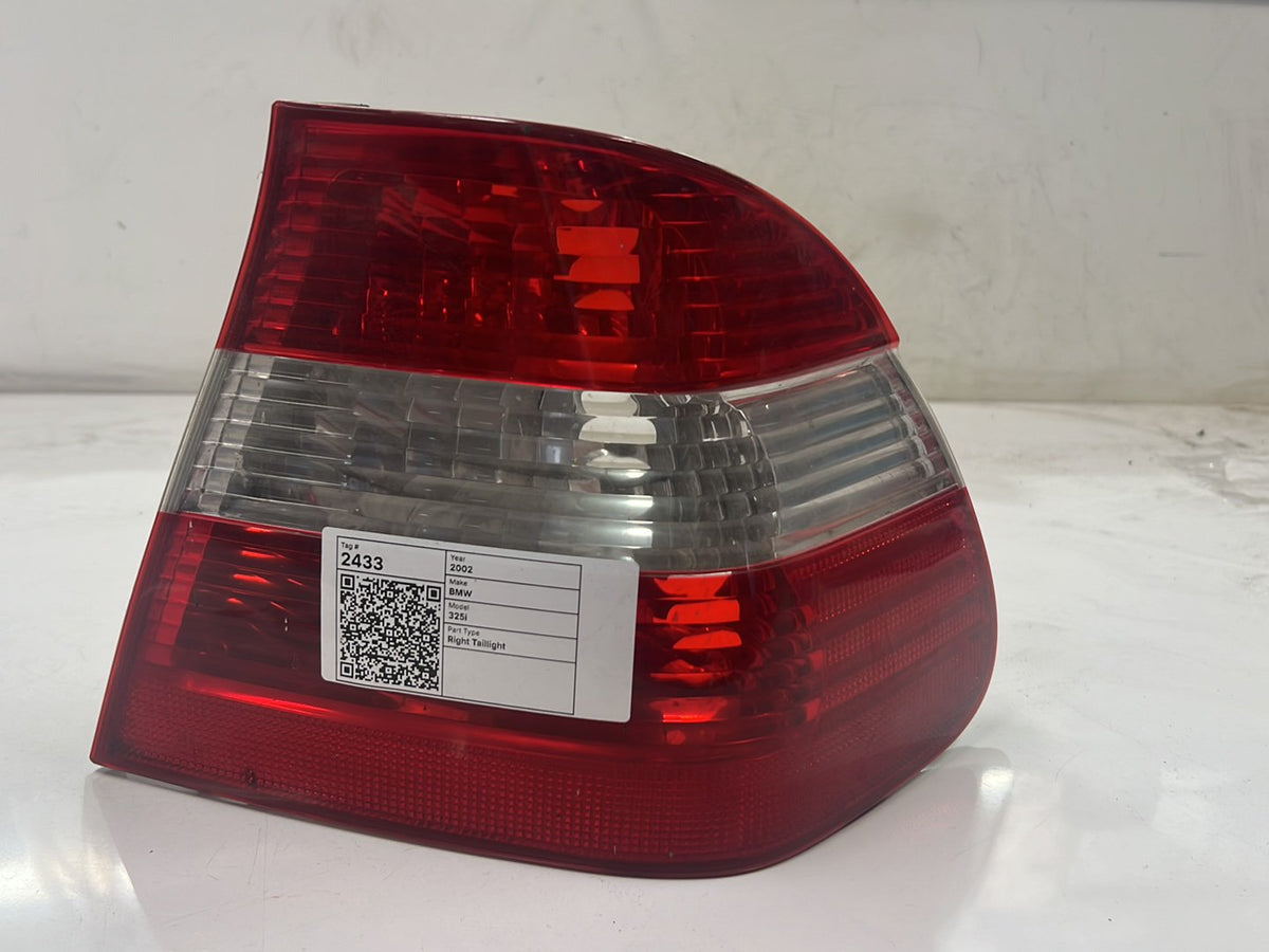 2001-2005 BMW 325i E46 - Right Taillight