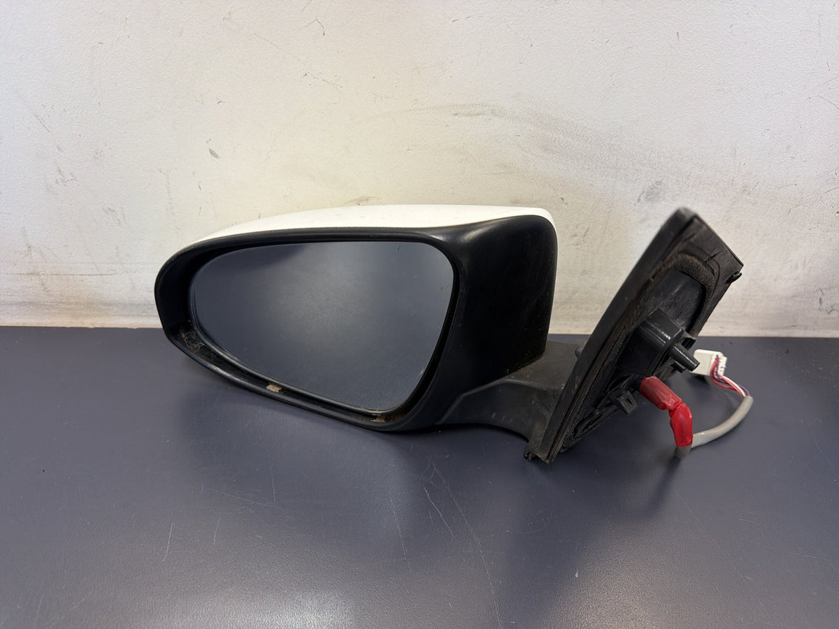 Aug 2012 to Jun 2018 - Toyota Corolla ZRE182R ZWE186R Hatchback - Left Door Mirror - Manual Fold