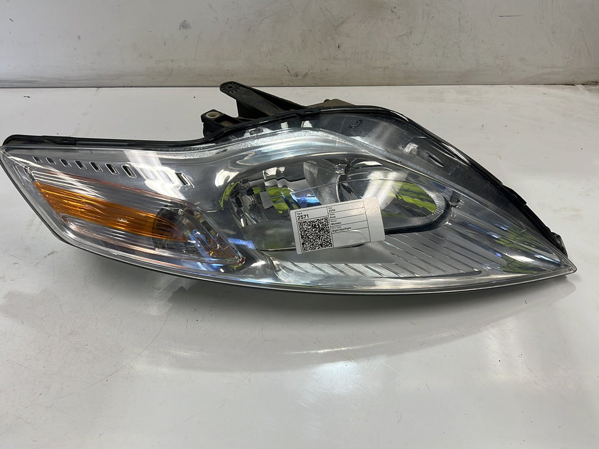 Jul 2009 to Oct 2010- Ford Mondeo MB LX Zetec- Right Headlight- Halogen, Non Cornering & Non Daytime Running Light Type