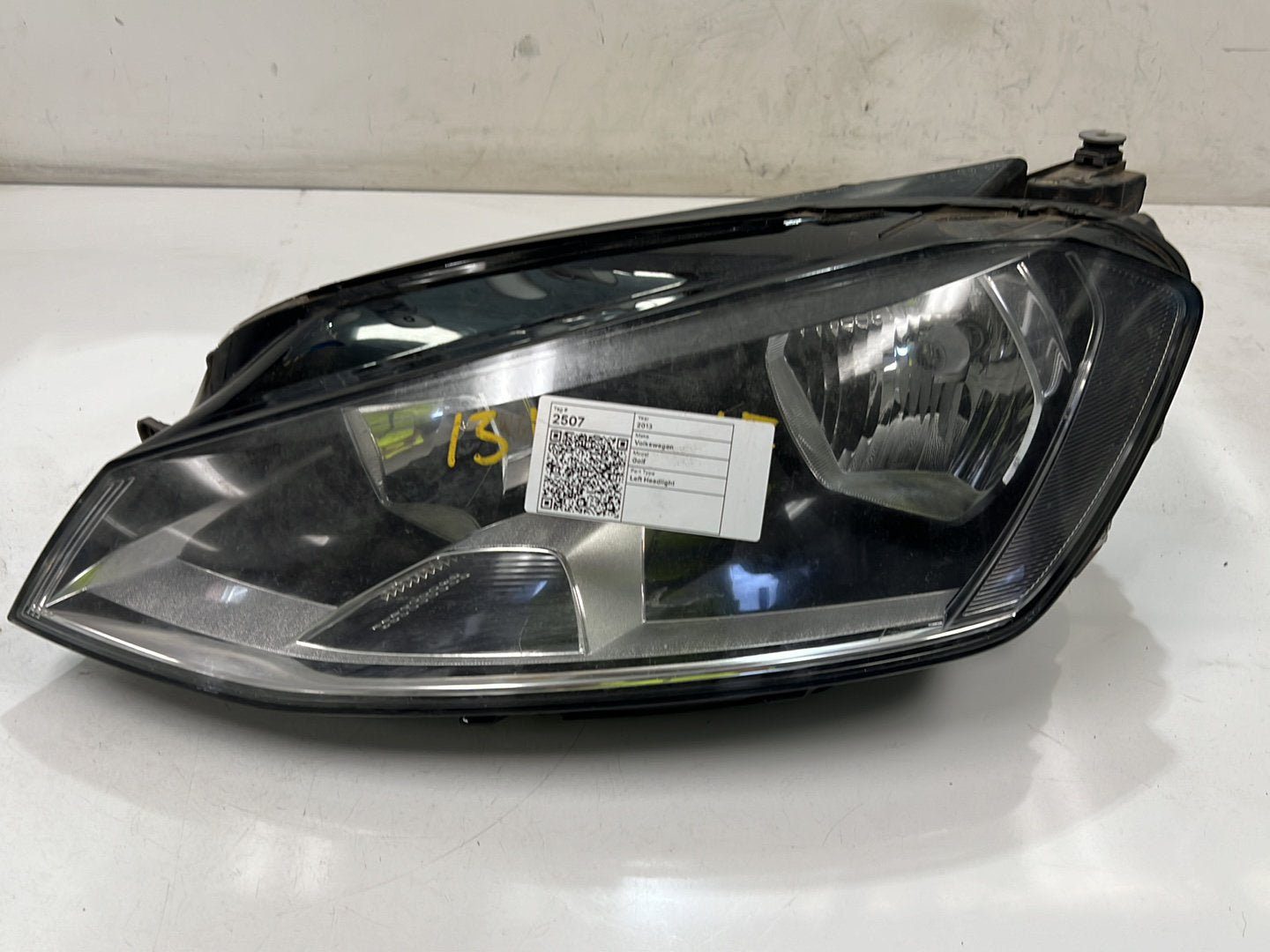 2013 Volkswagen Golf - Left Headlight