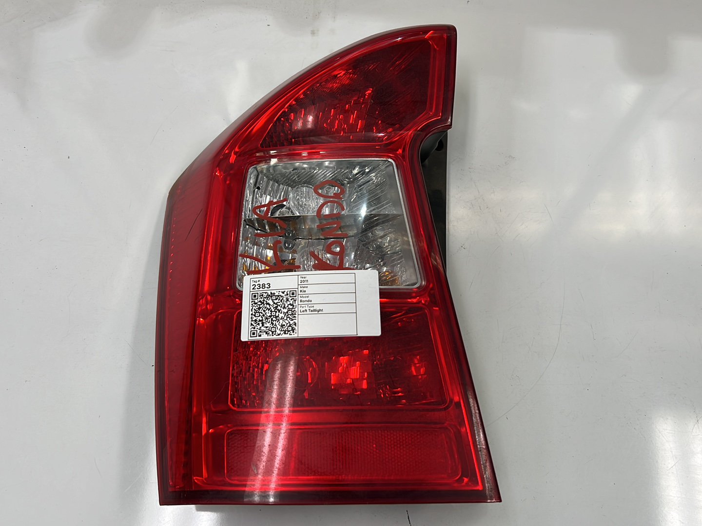 2011 Kia Rondo - Left Taillight