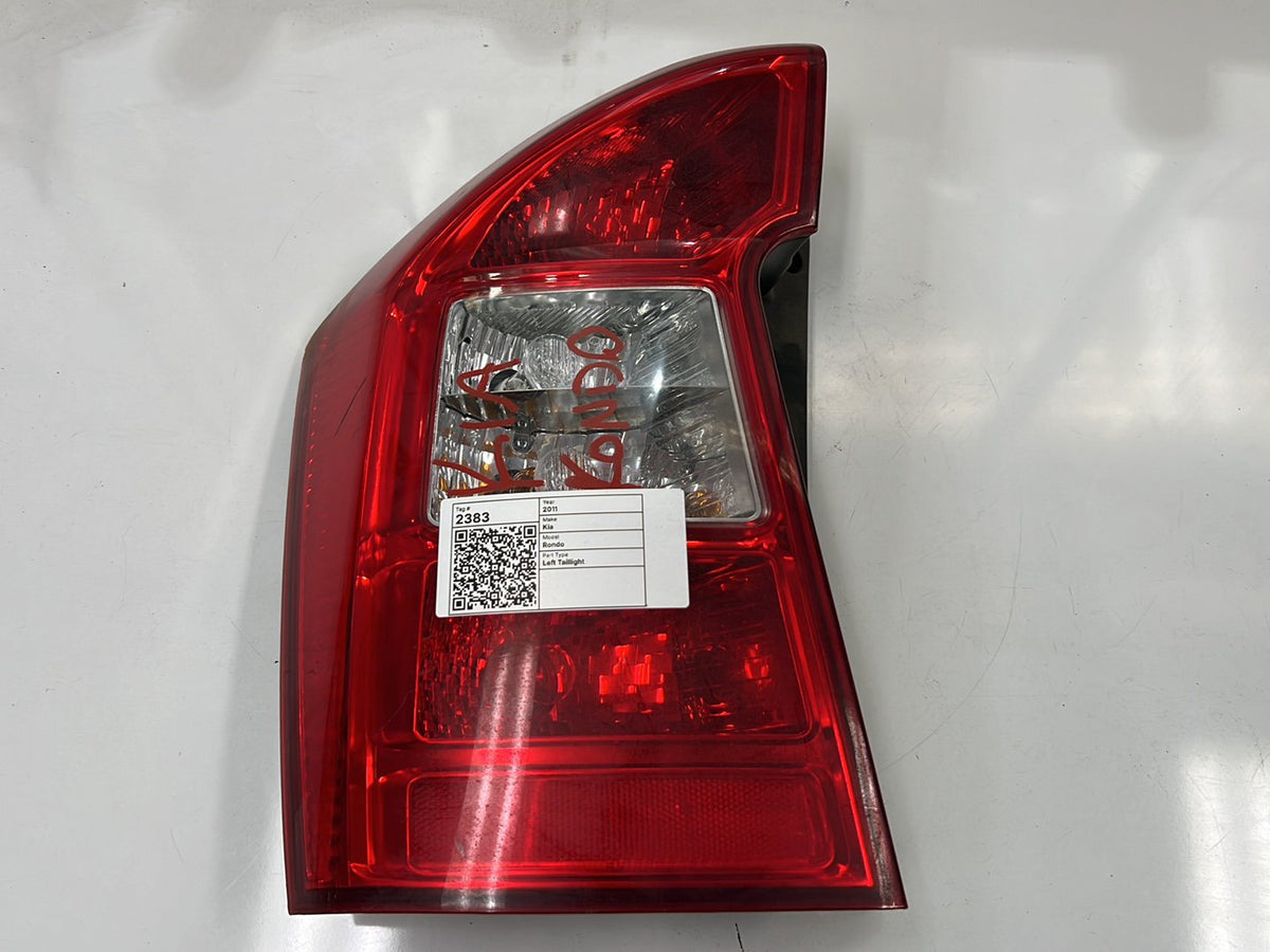 2011 Kia Rondo - Left Taillight