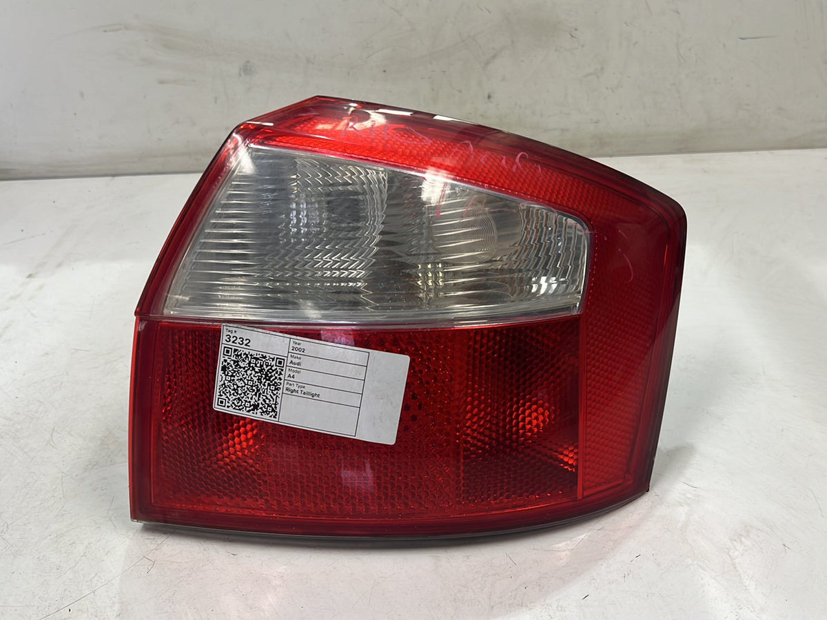 2001-2004 Audi A4 Right Taillight