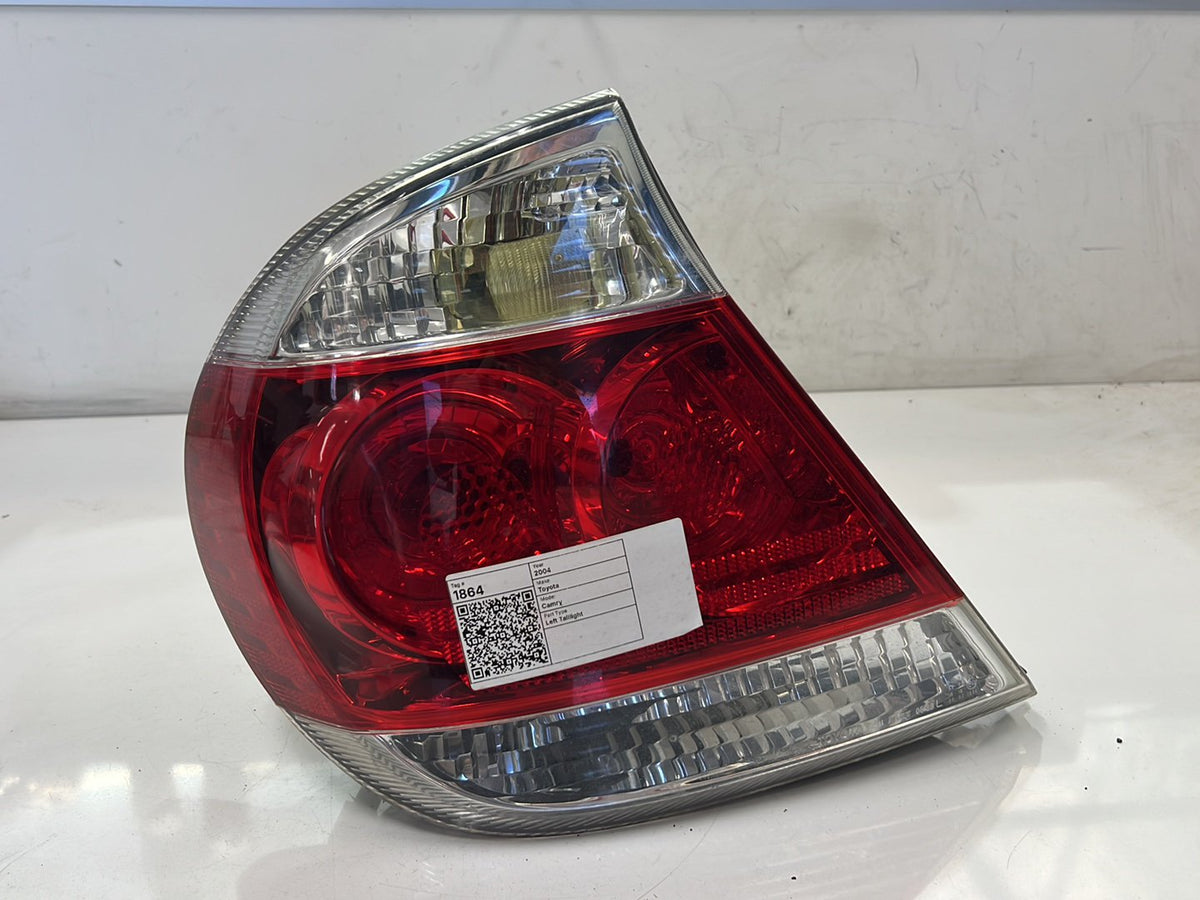 2004 Toyota Camry V30 - Left Taillight