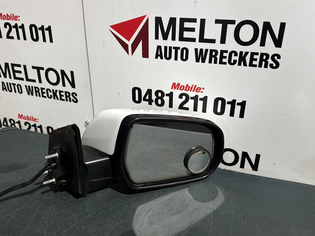 Sep 2005 to Mar 2008 - Mitsubishi 380 DB - Right Door Mirror - Electric Adjust