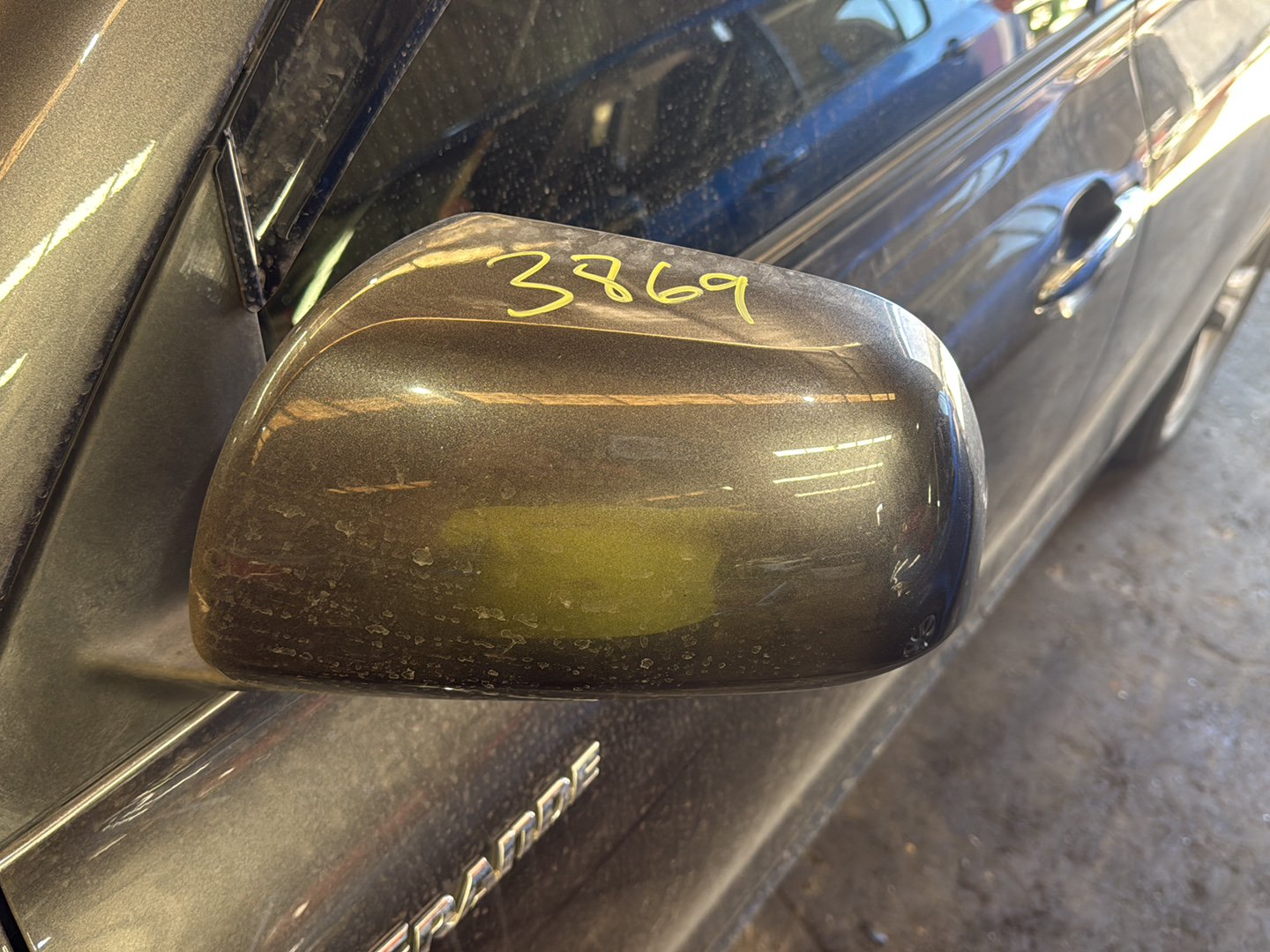 Aug 2007 to Jul 2010 - Toyota Kluger GSU40 GSU45 - Left Door Mirror - Non-Puddle Lamp Type, Colour Coded