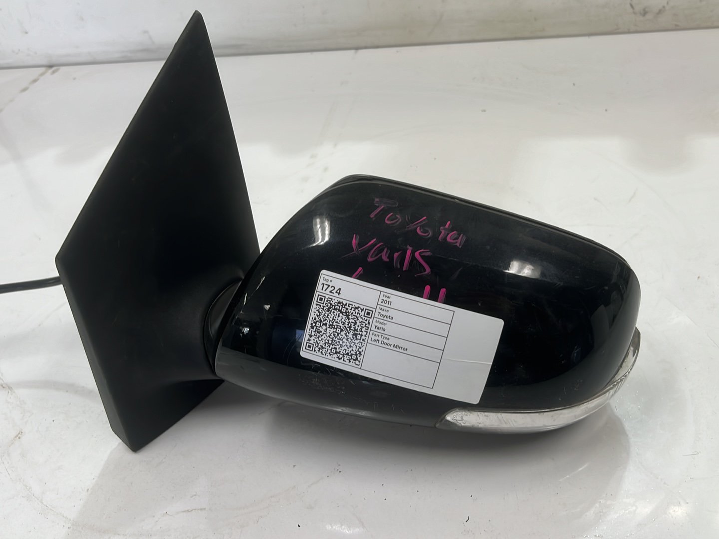 2011 Toyota Yaris - Left Door Mirror