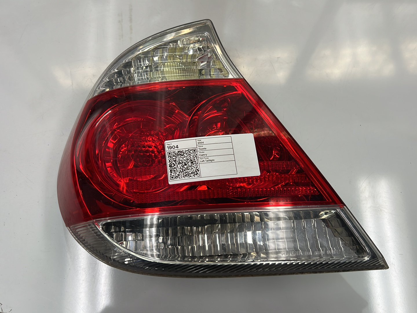 2004 Toyota Camry V30 - Left Taillight