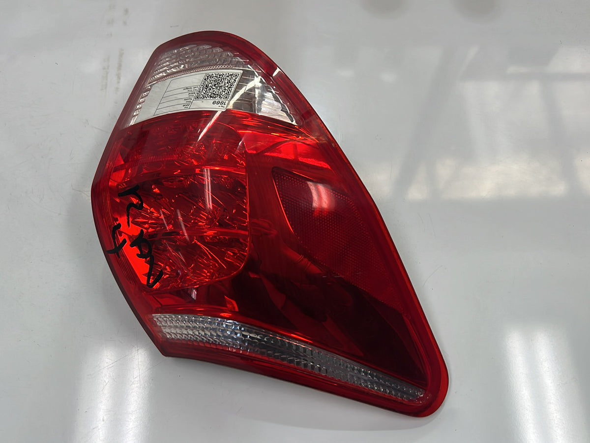 2006 Toyota RAV4 - Left Taillight
