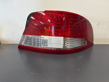Oct 2003 to Jun 2005 - Toyota Avalon MCX10R - Right Taillight