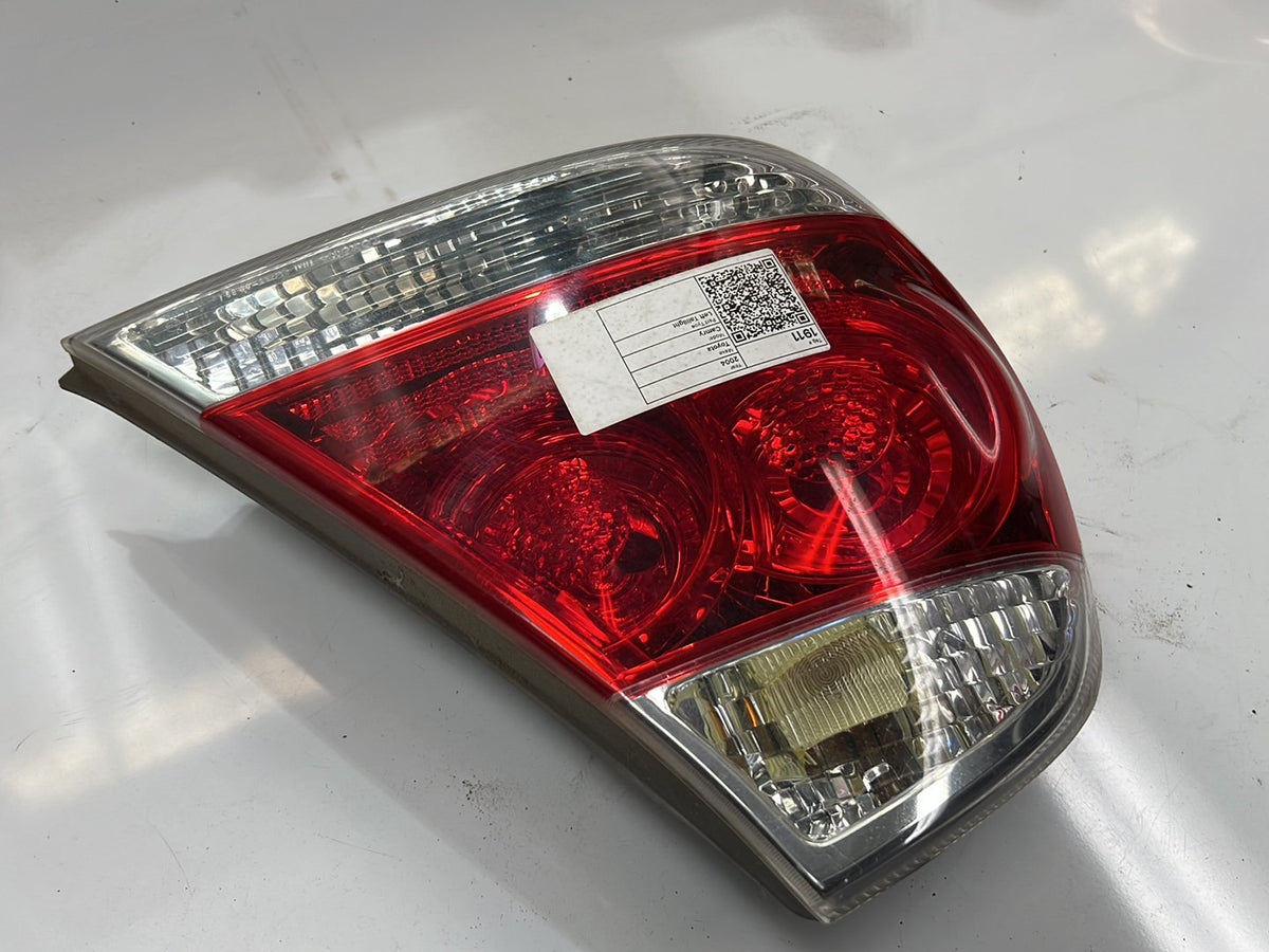 2004 Toyota Camry V30 - Left Taillight