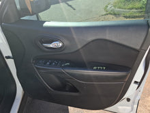 2014 Jeep Cherokee KL - Right Front Door Trim