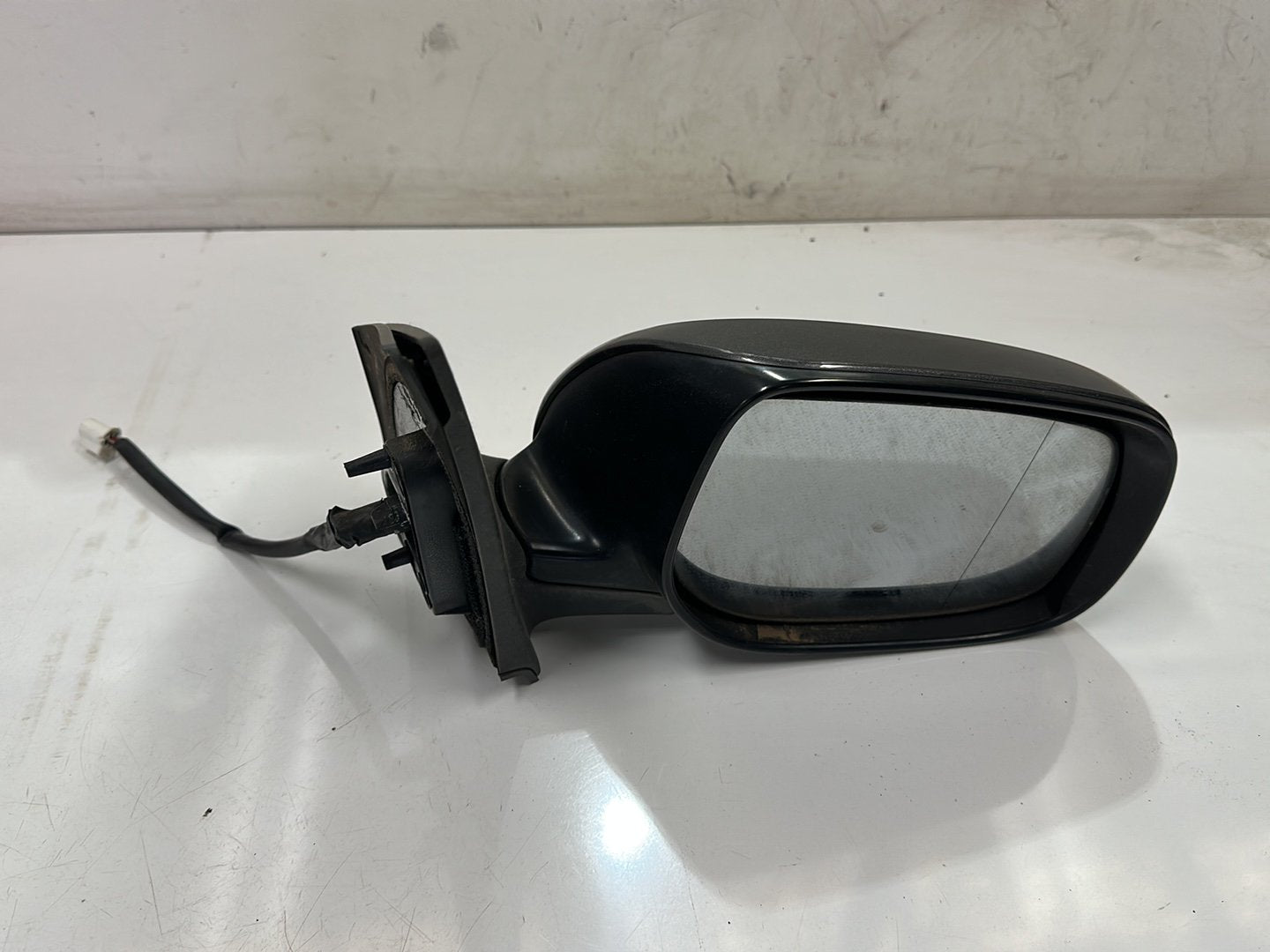 Mar 2007 to Feb 2010- Toyota Corolla ZRE152R ZRE153R Sedan- Right Door Mirror- Non-Flasher
