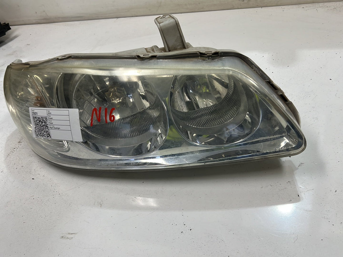 2003-2004 Nissan Pulsar N16 - Right Headlight