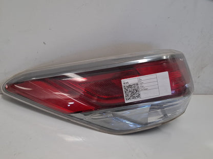 Dec 2013 to Oct 2016 - Toyota Kluger GSU50 GSU55 - Left Taillight