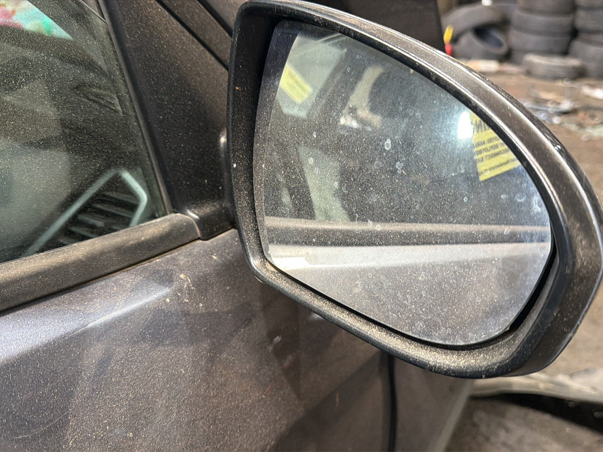 Jun 2015 to Jun 2018- Hyundai Tucson TL Active Active X- Right Door Mirror- Non-Heated Type, Non-Indicator