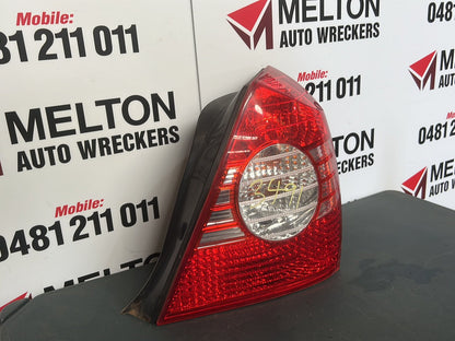 2004 Hyundai Elantra Right Taillight